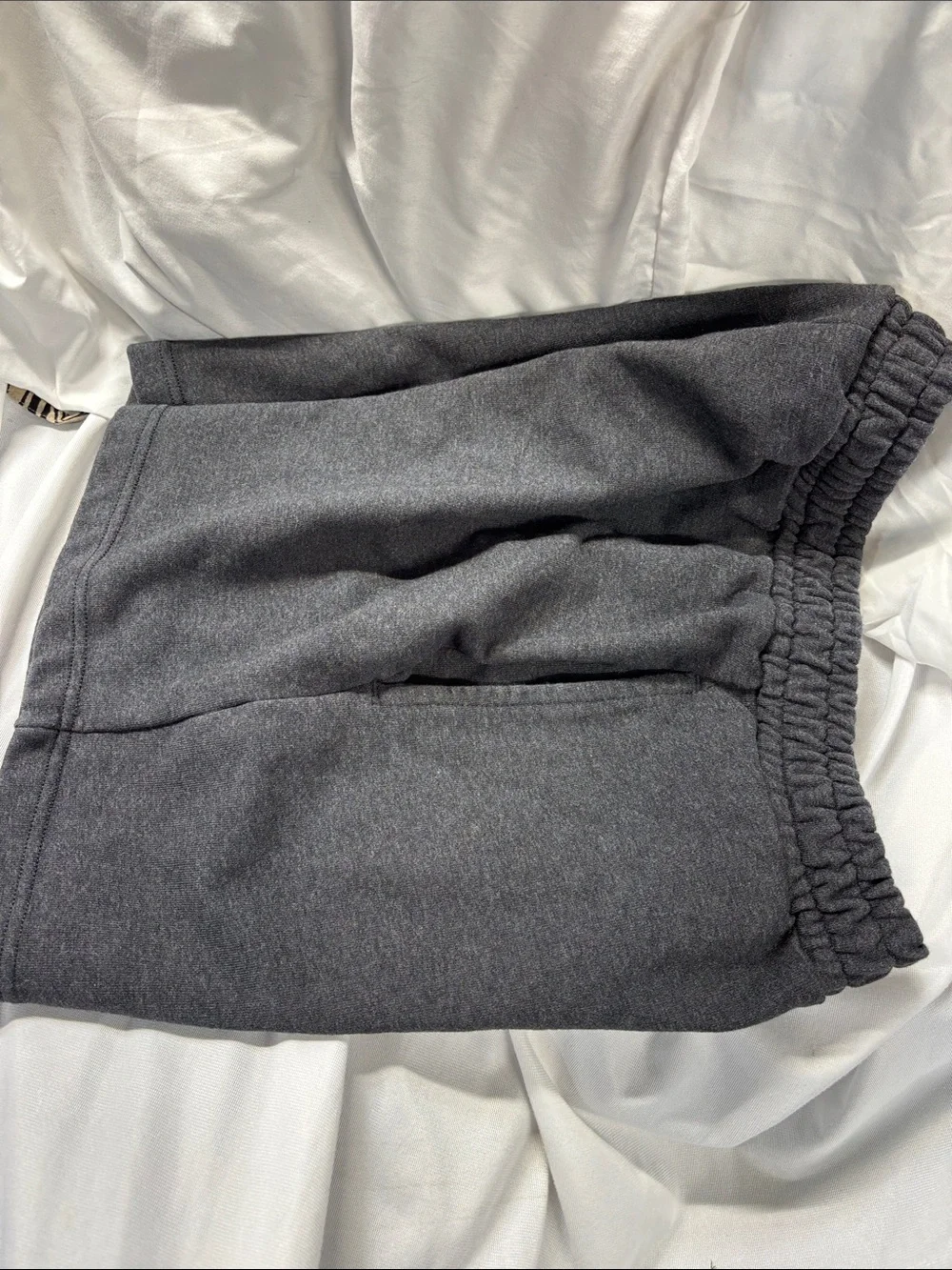 Gymshark  Charcoal Gray toe Elastic-Waist stretchy Shorts pockets size small